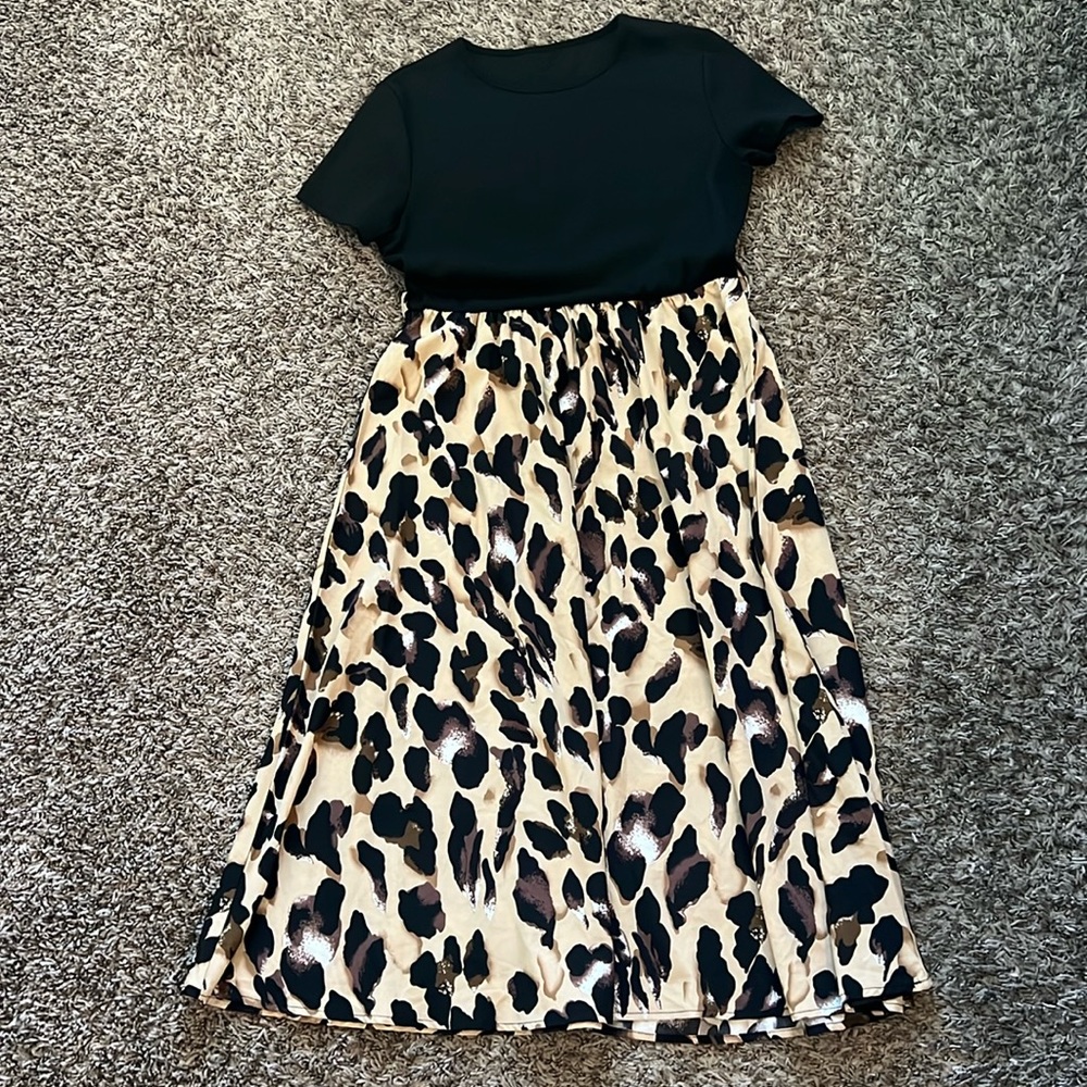 Women’s Belted Dress Size M